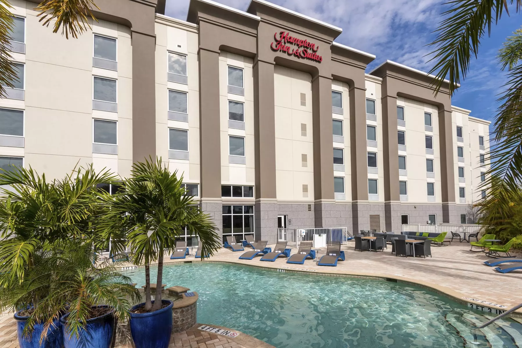 Hampton Inn & Suites Fort Myers - Colonial Blvd - Primary Image