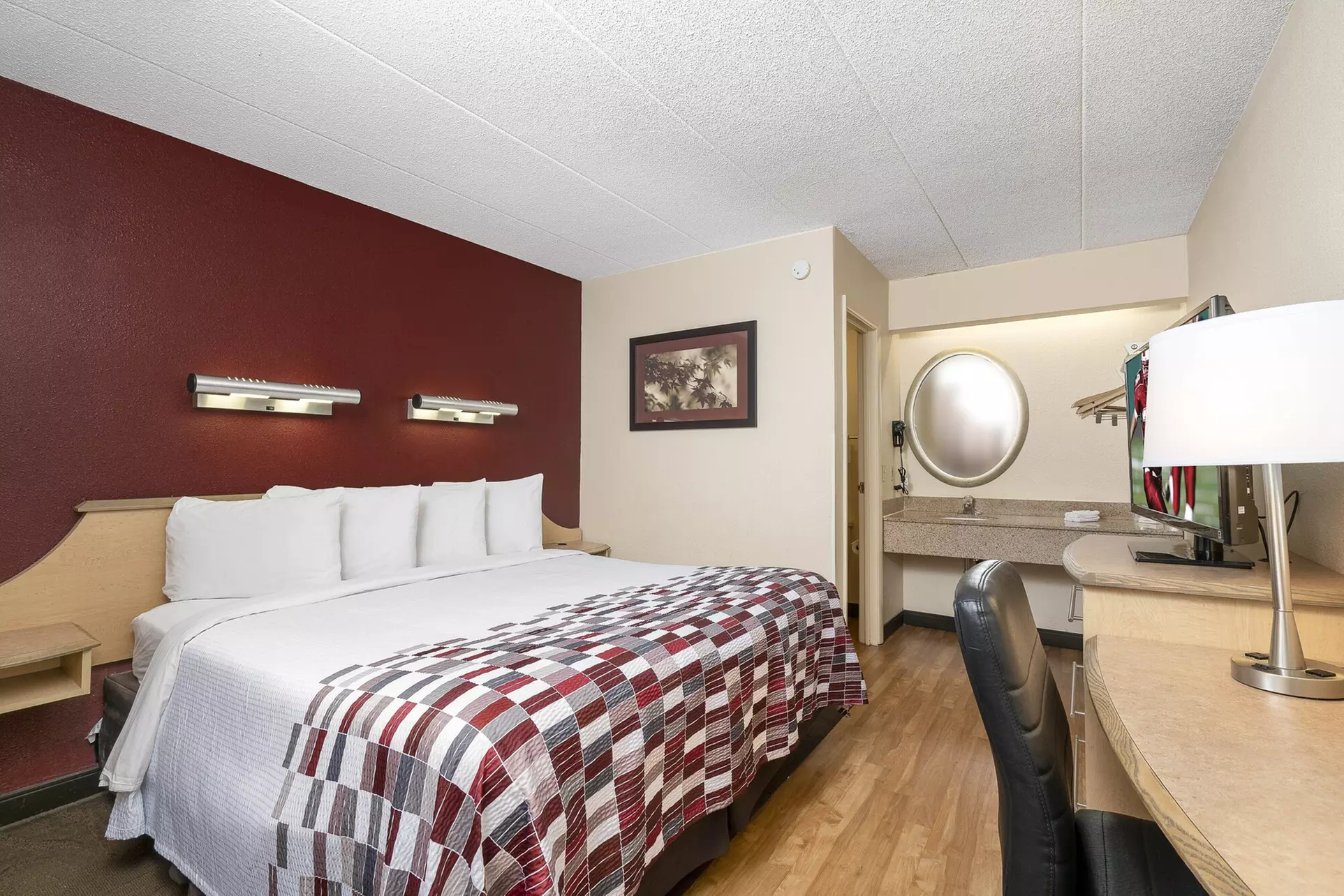 Red Roof Inn Louisville Expo Airport - Primary Image