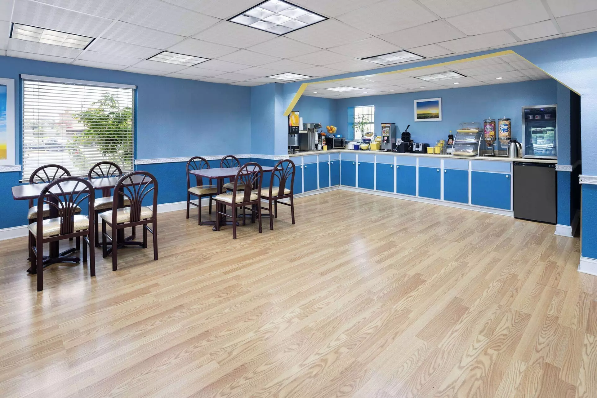 Days Inn by Wyndham Waycross - Primary Image