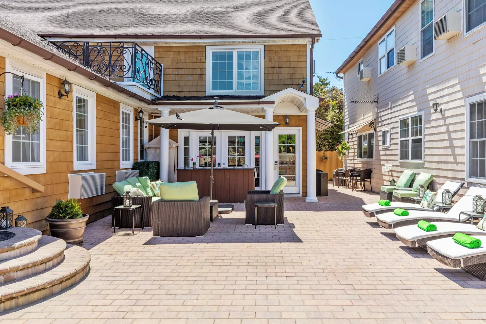 The Palms Hotel Fire Island - Primary Image