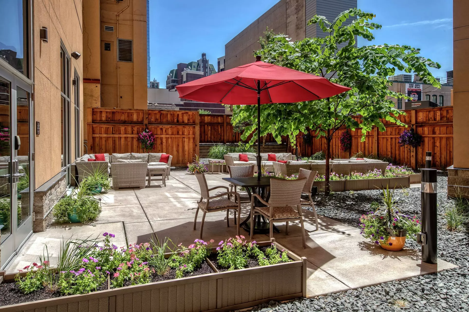 Hampton Inn & Suites Minneapolis / Downtown - Primary Image