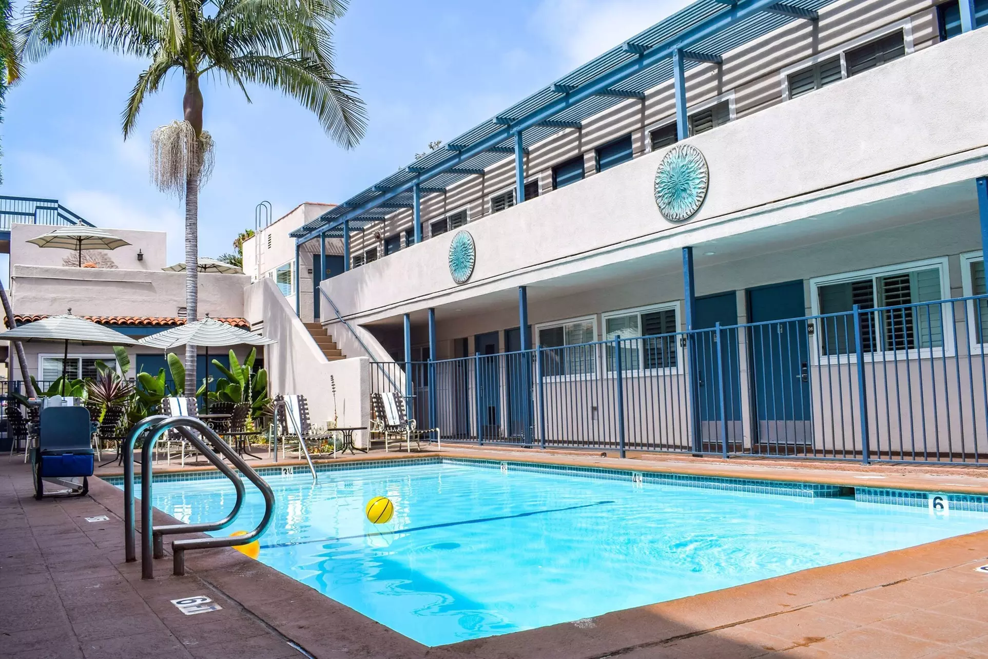 Beachside Inn - Primary Image