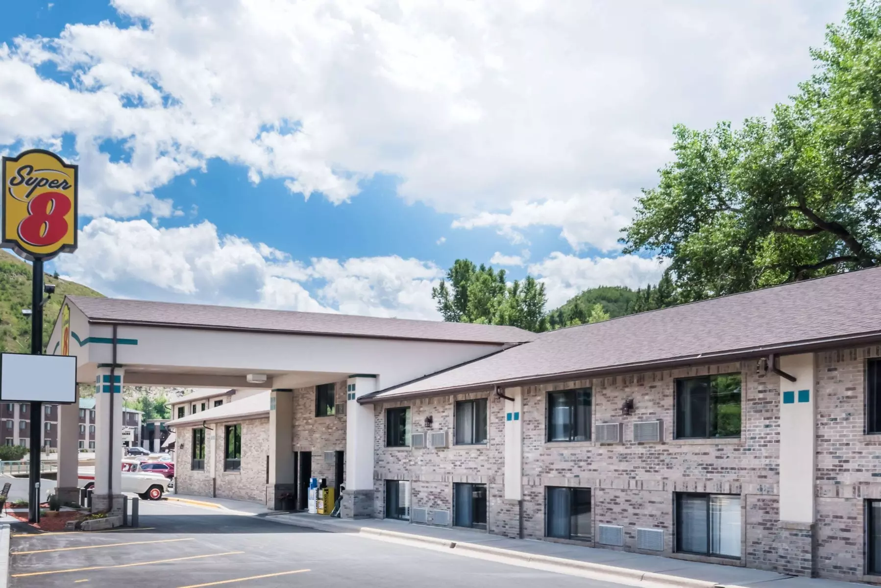 Super 8 by Wyndham Deadwood / Black Hills Area - Primary Image