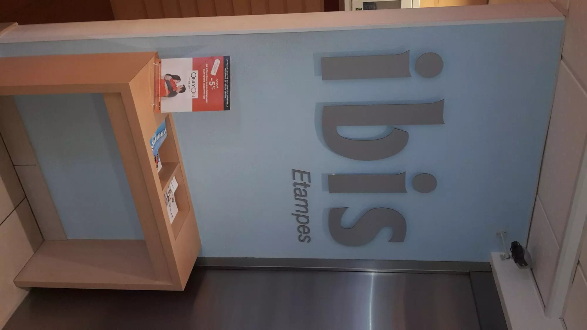 ibis Etampes - Primary Image