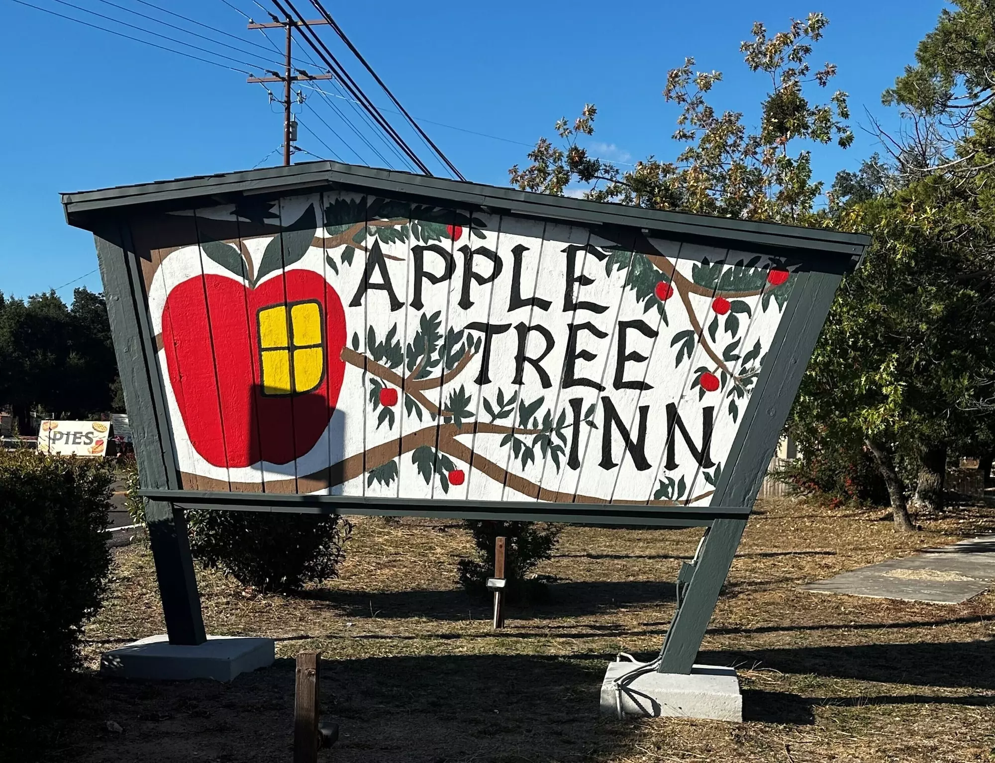Apple Tree Inn - Primary Image