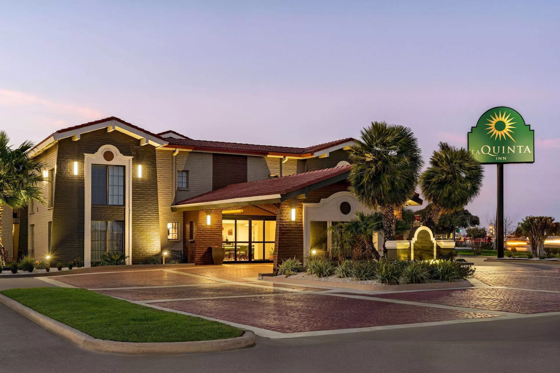La Quinta Inn by Wyndham Victoria - Primary Image