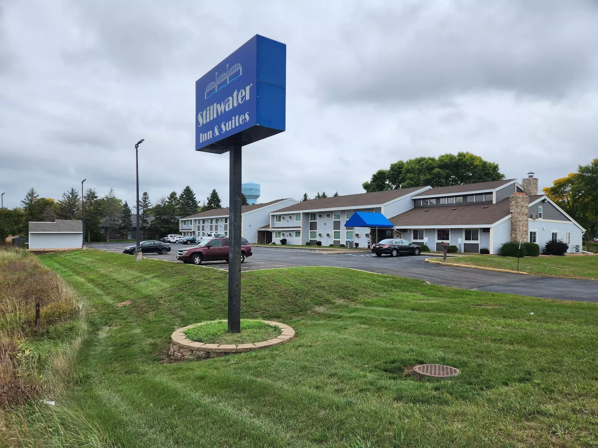 Stillwater Inn & Suites - Primary Image