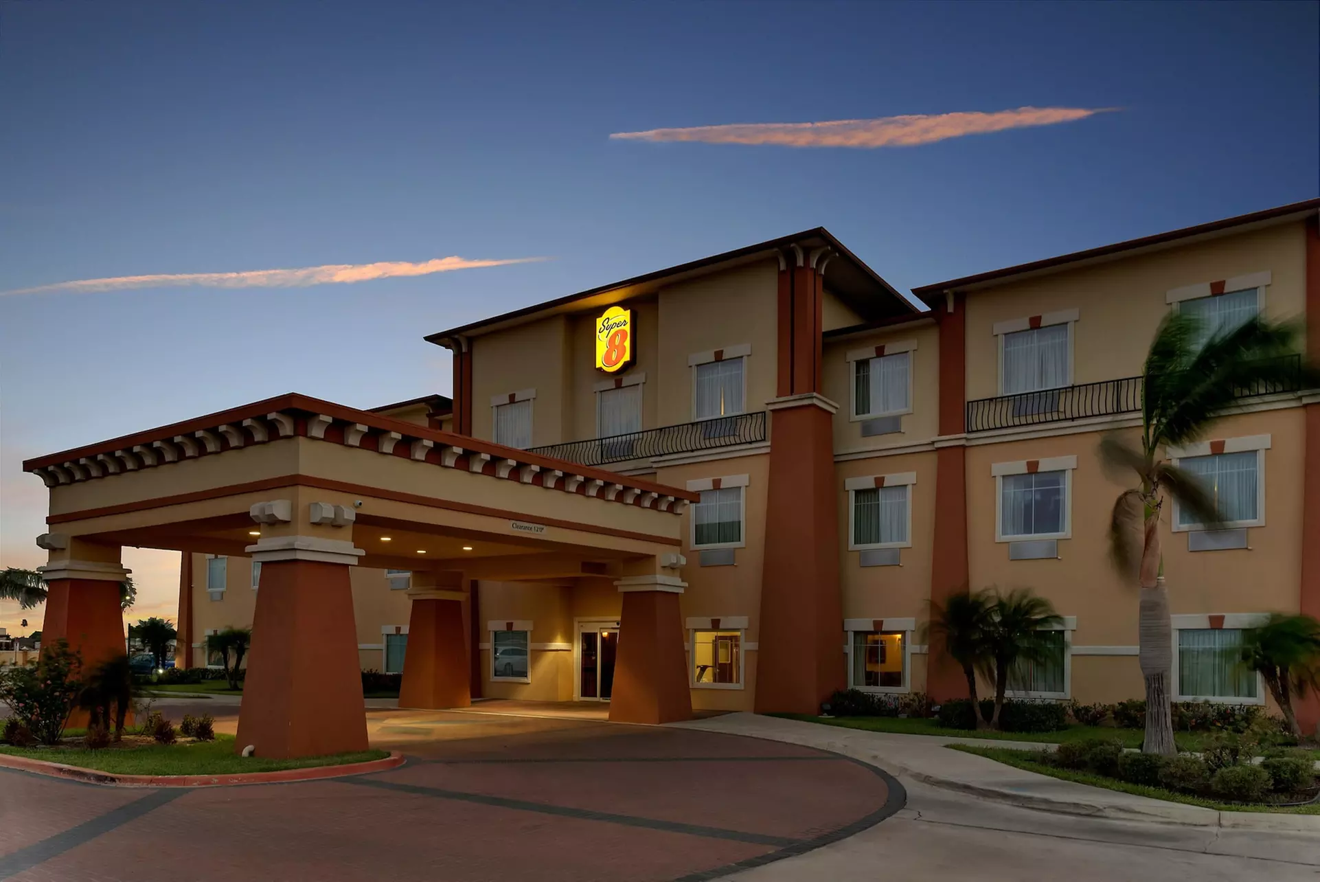 Super 8 by Wyndham Hidalgo/McAllen Area - Primary Image