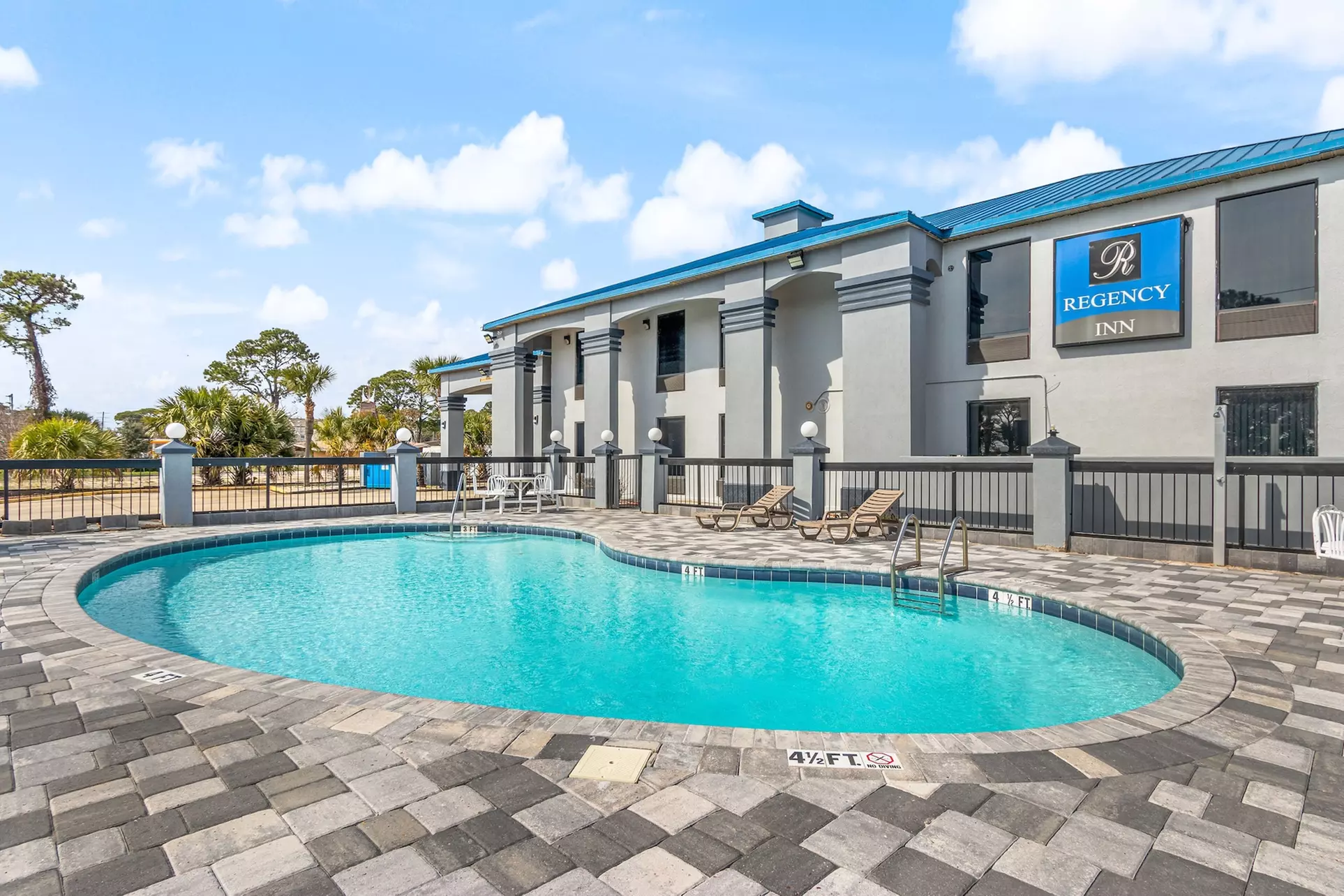 Regency Inn Near Boardwalk & Hurlburt Field - Primary Image