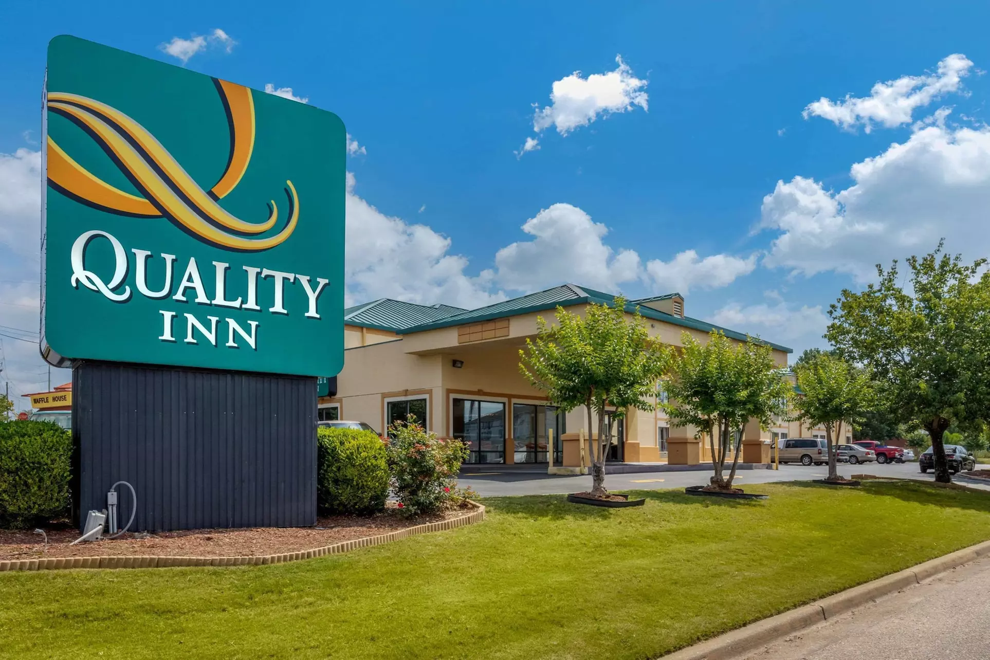 Quality Inn Auburn Campus Area I-85 - Primary Image
