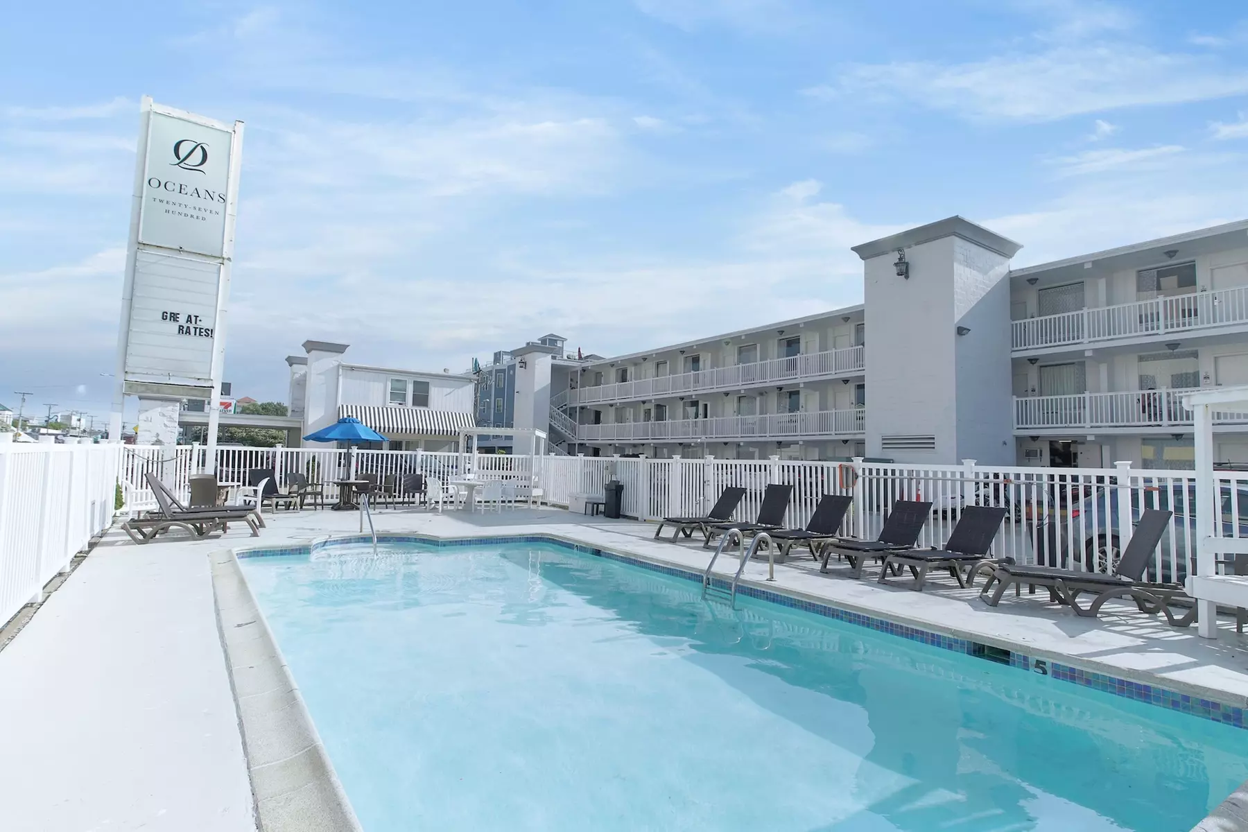 Oceans 2700 - Primary Image