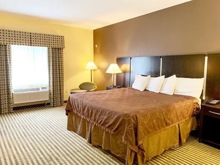 Whitney Inn & Suites | Hamden