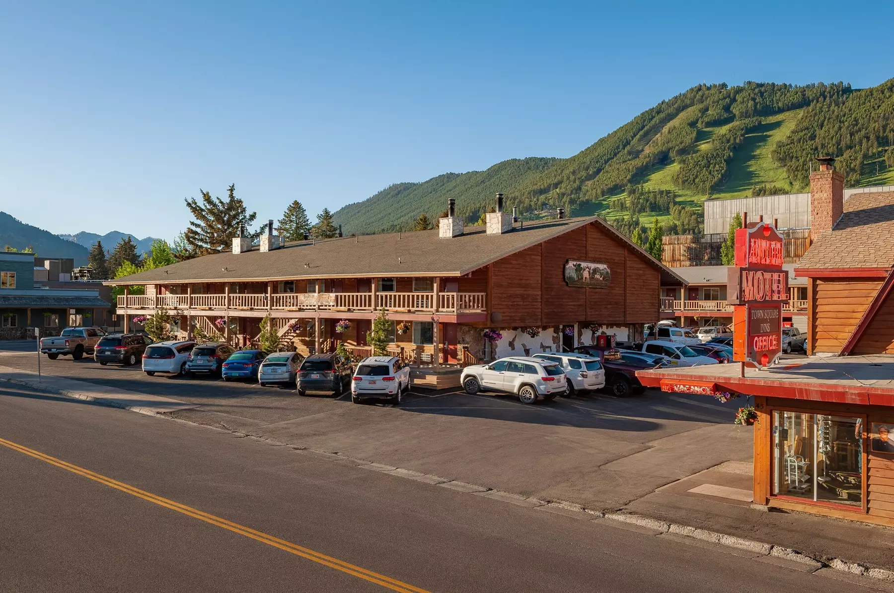 Antler Inn - Primary Image