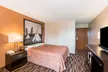 Super 8 by Wyndham Madison - Second Medium