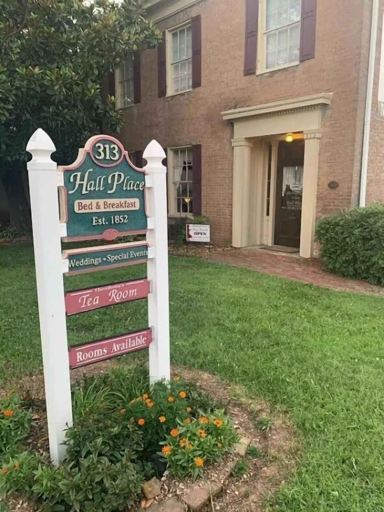 Hall Place Bed and Breakfast - Primary Image