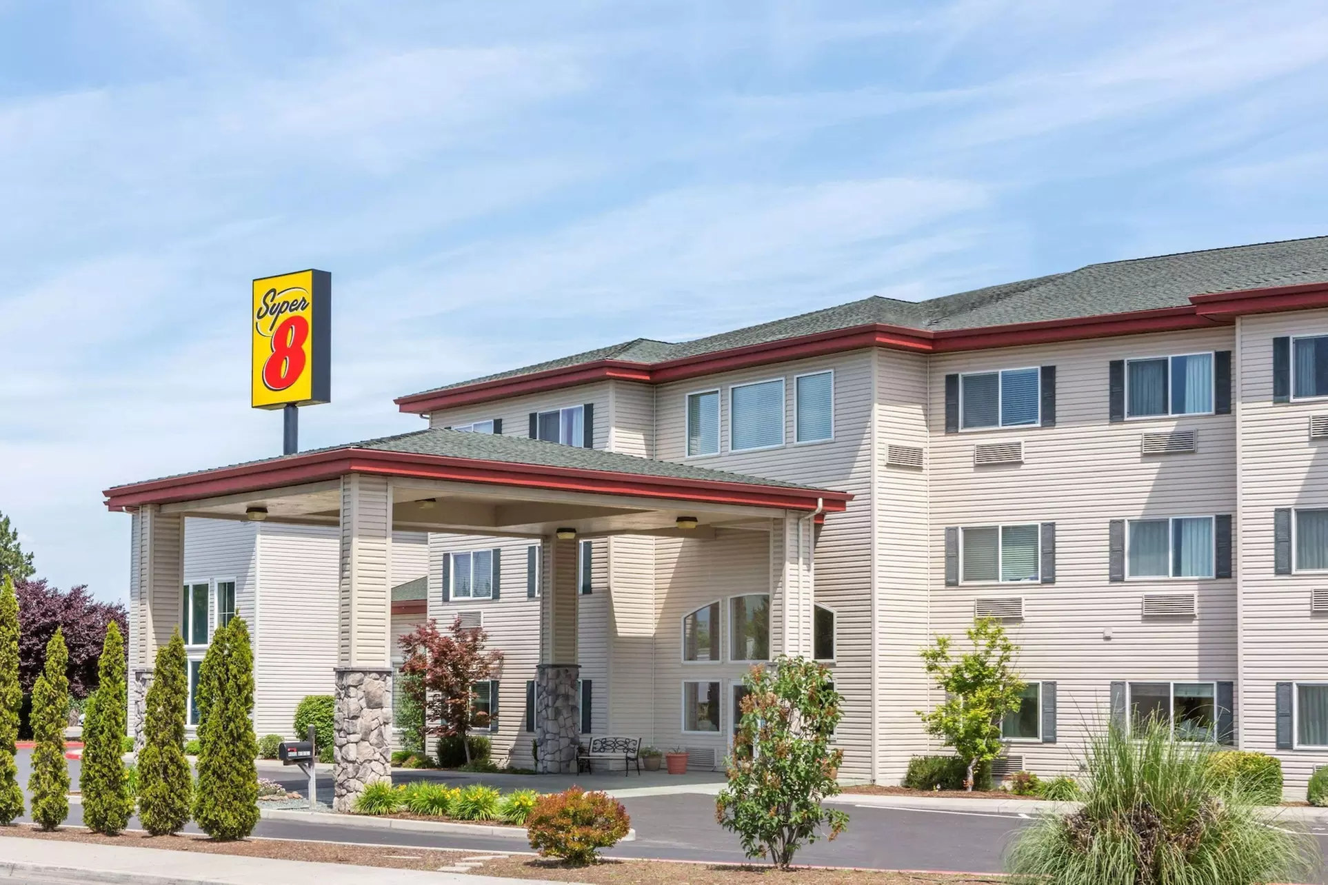 Super 8 by Wyndham Central Pt Medford - Primary Image