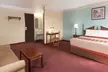Super 8 by Wyndham Woodstock - Second Medium