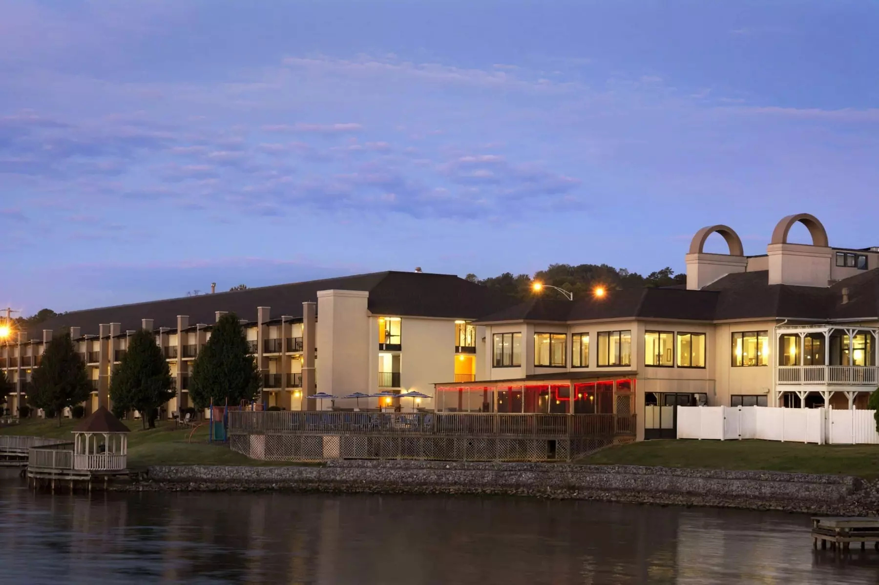 Wyndham Garden Lake Guntersville - Primary Image