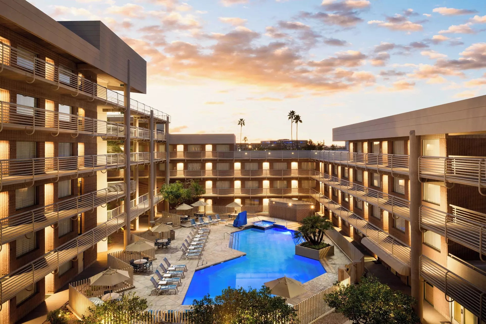 DoubleTree Suites by Hilton Phoenix - Primary Image