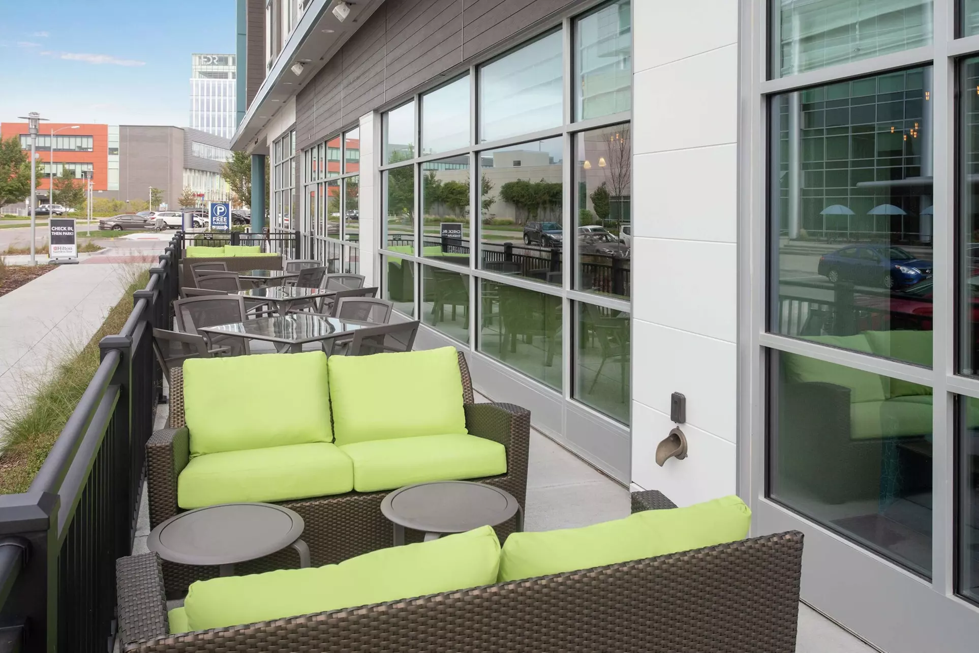 Hilton Garden Inn Omaha Aksarben Village