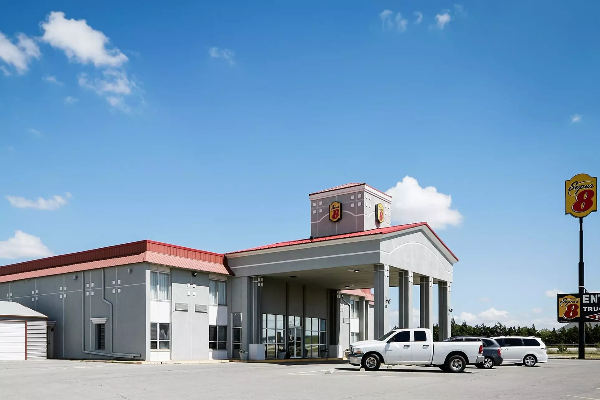Super 8 by Wyndham Elk City - Primary Image