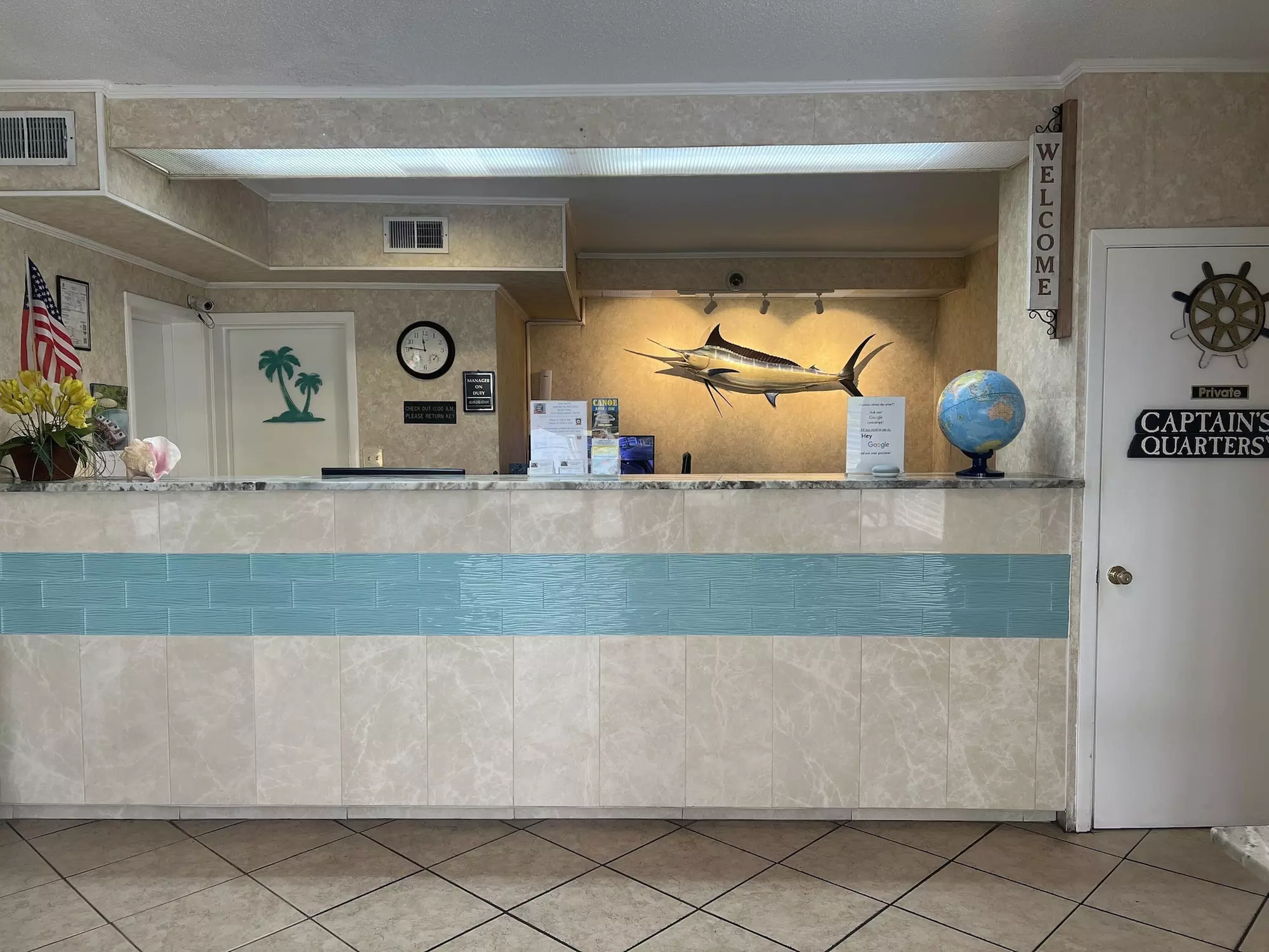 Hole Inn the Wall Hotel - Fort Walton Beach - Sunset Plaza - nearby Beaches & Hurlburt - Primary Image