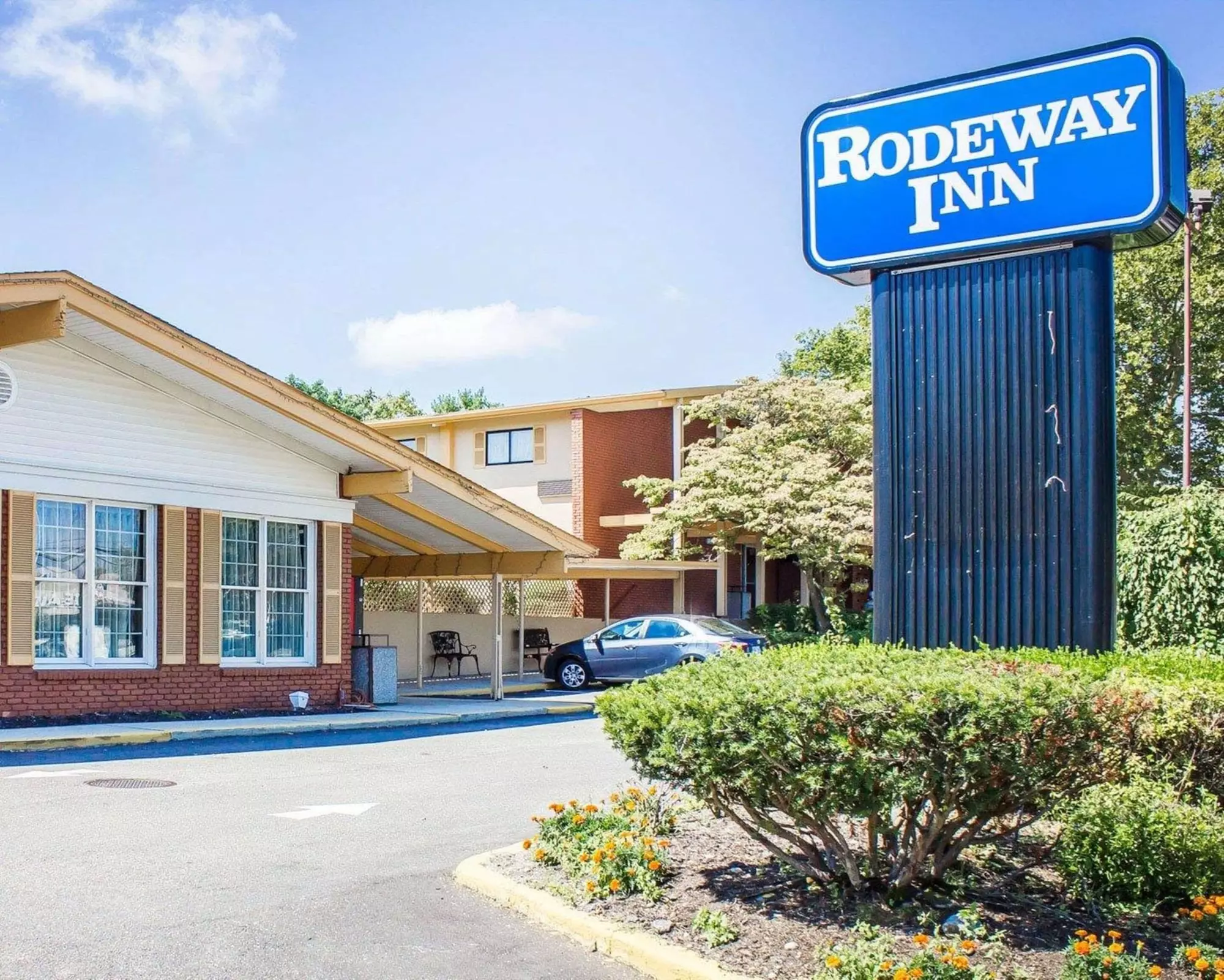 Rodeway Inn Huntington Station - Melville - Primary Image