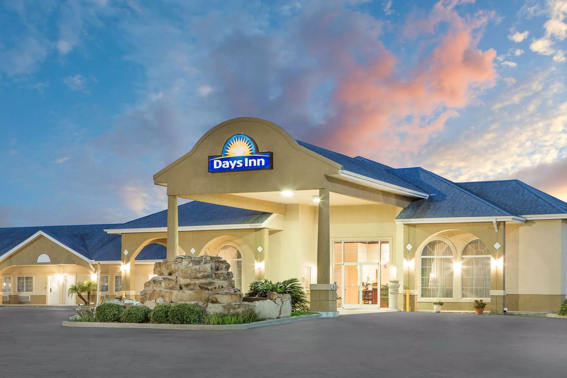 Days Inn by Wyndham Robstown - Primary Image