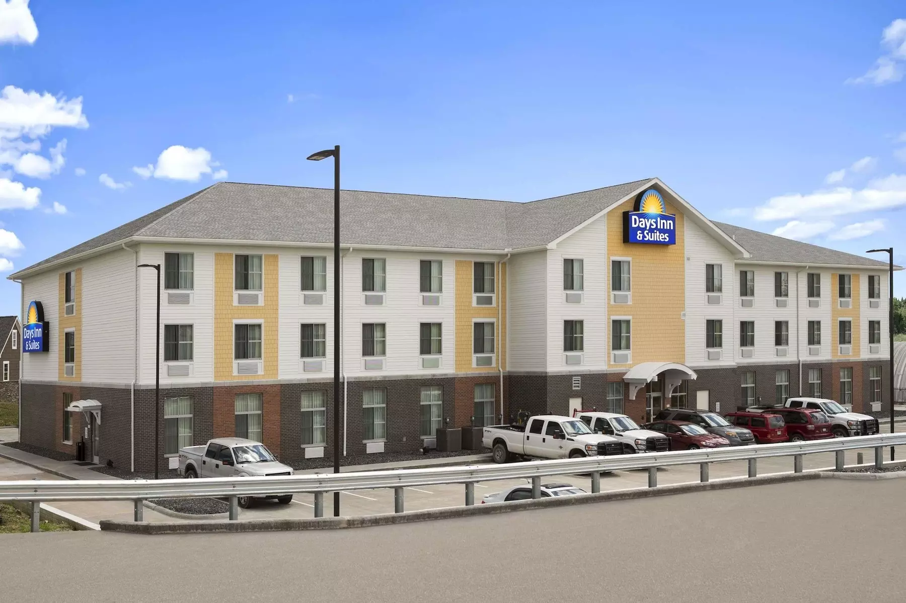 Days Inn & Suites by Wyndham Belmont - Primary Image