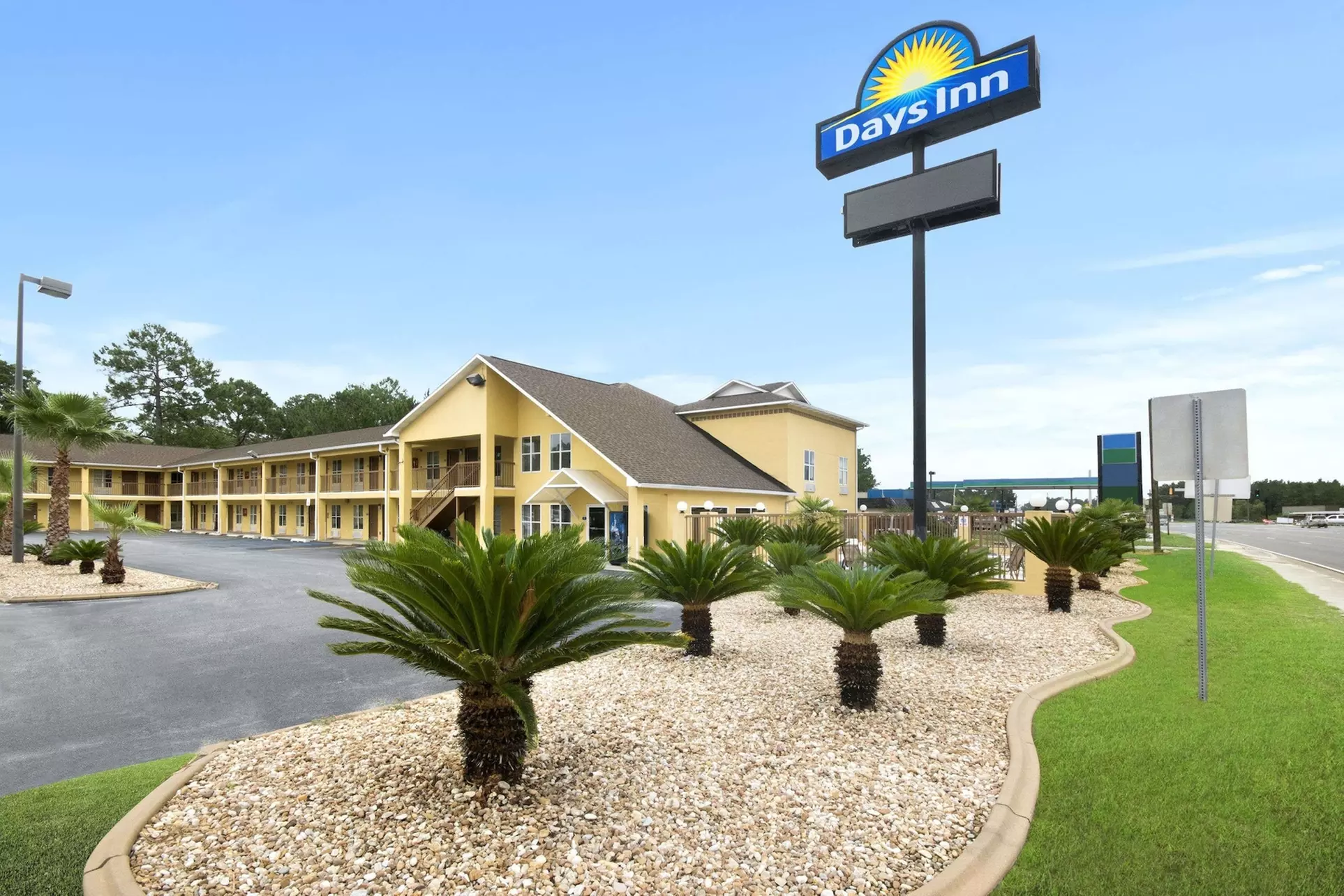 Days Inn by Wyndham Alma - Primary Image