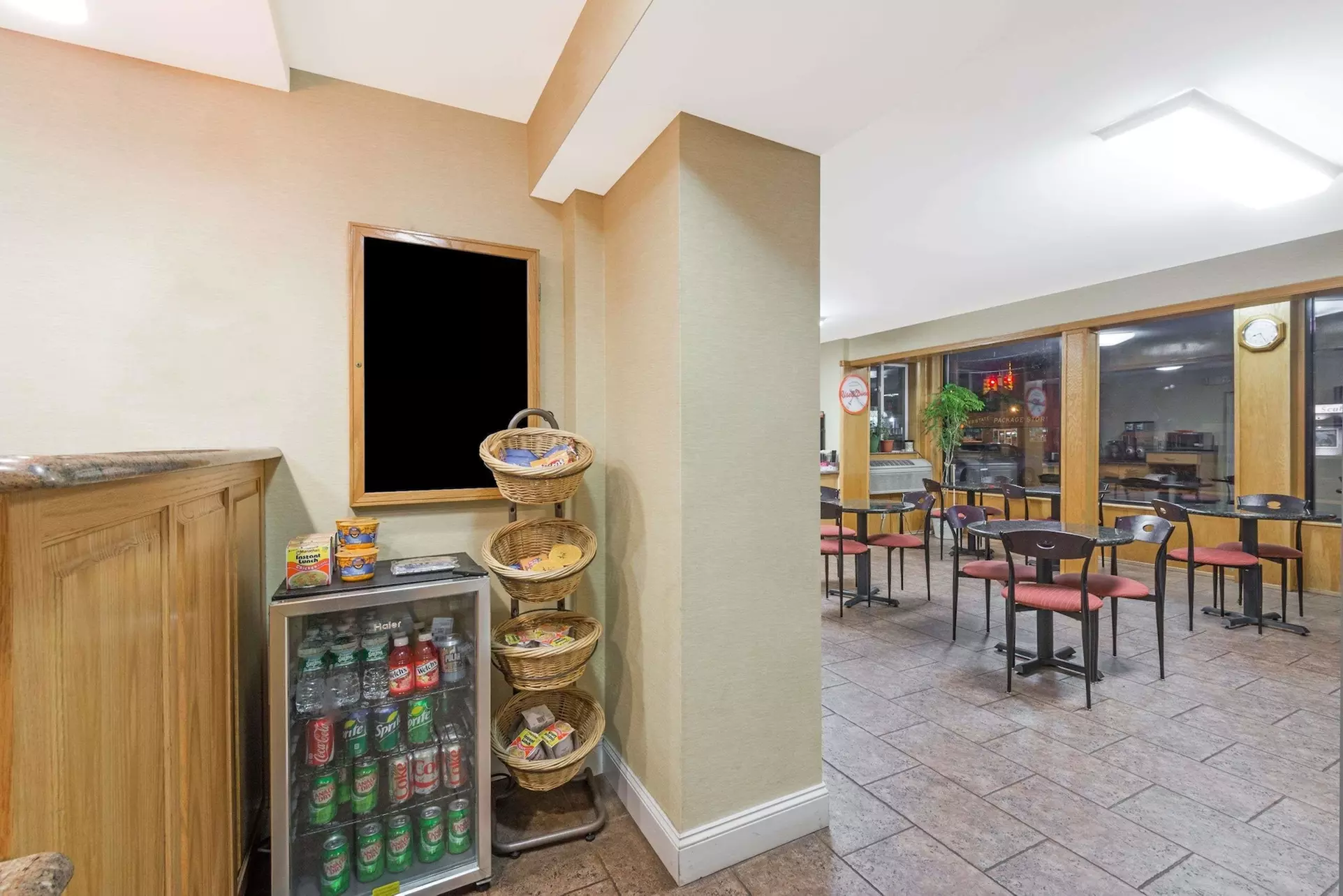 Howard Johnson by Wyndham Hartford South – Rocky Hill - Primary Image