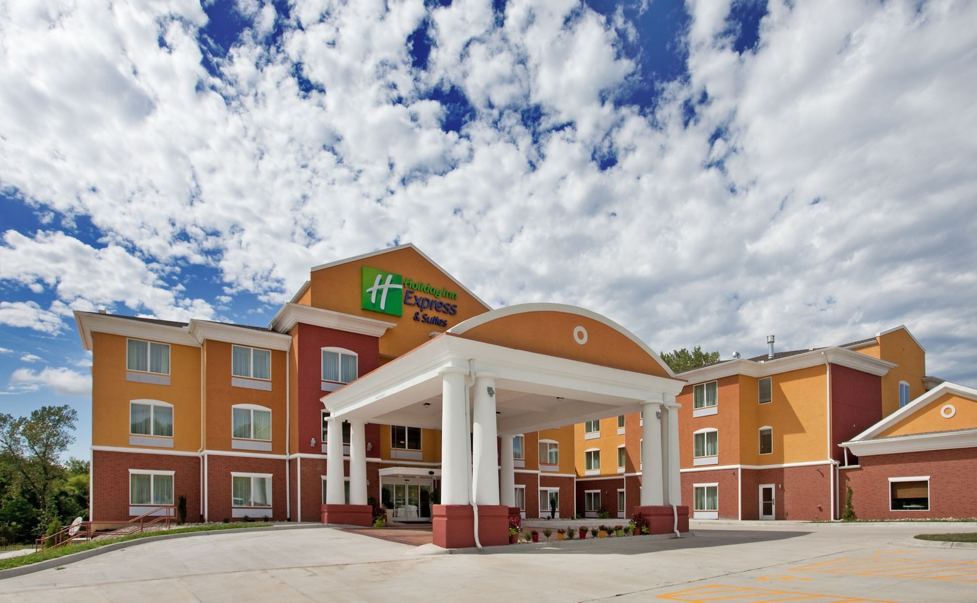 Holiday Inn Express Hotel & Stes Kansas City Sports Complex by IHG