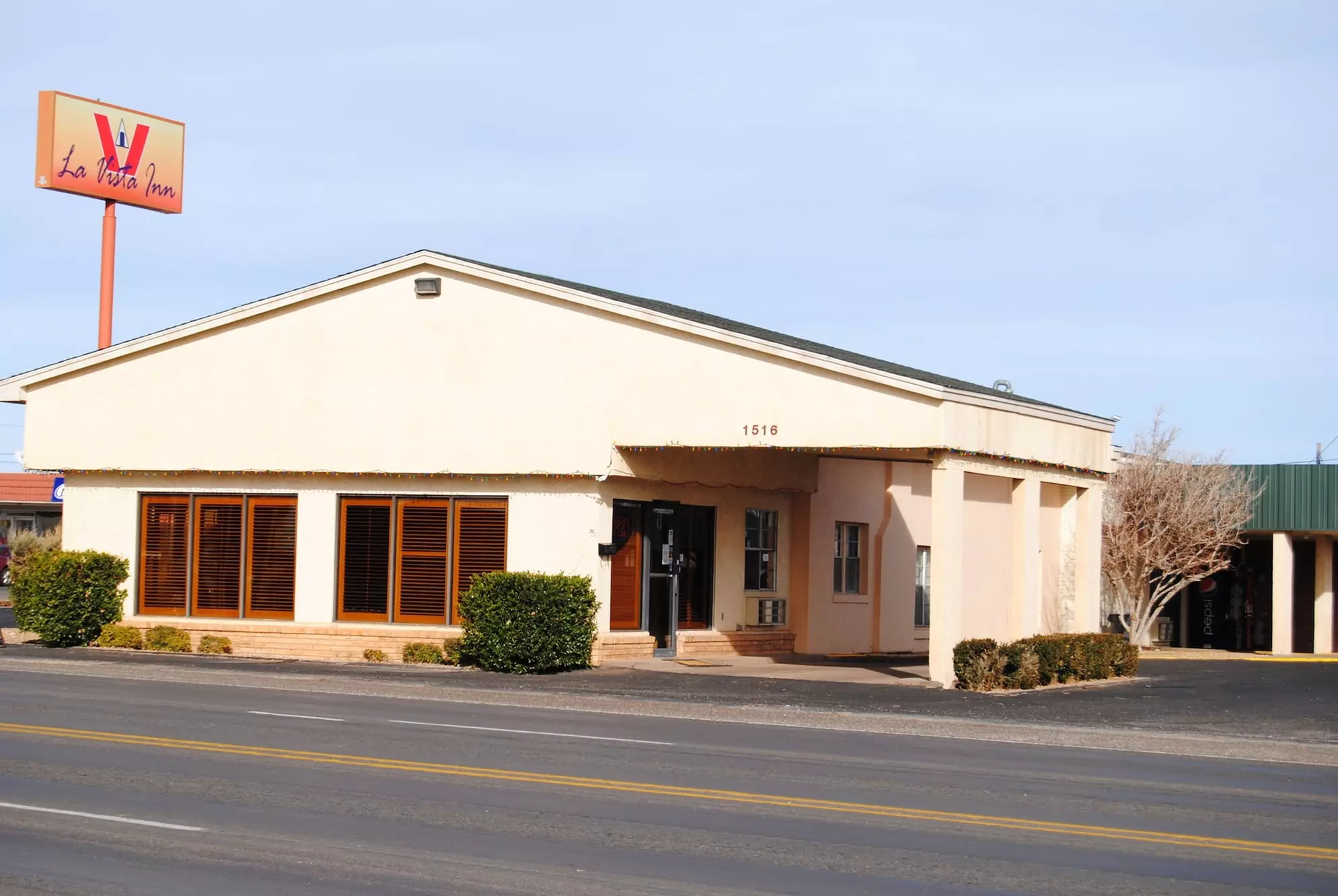 La Vista Inn - Primary Image