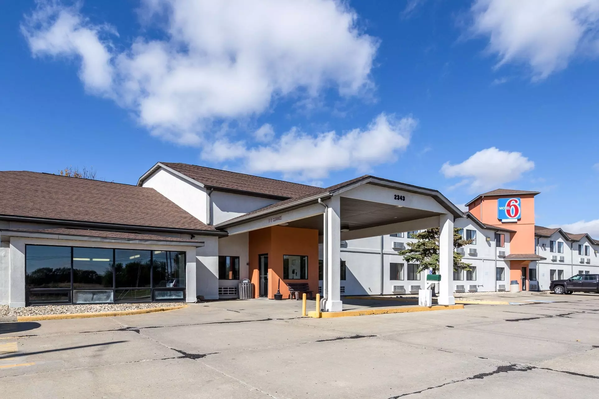 Motel 6 Waterloo, IA - Primary Image