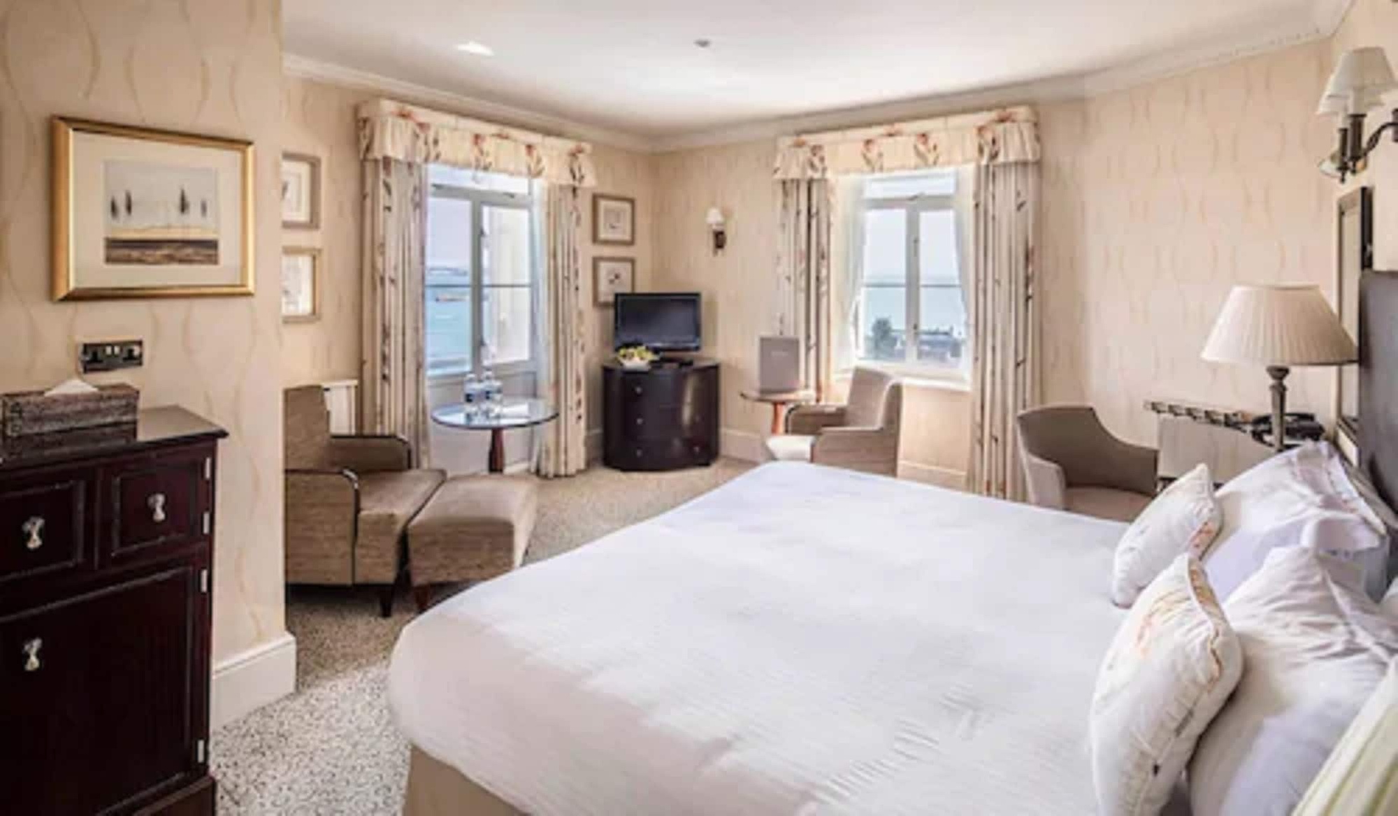Somerville Hotel