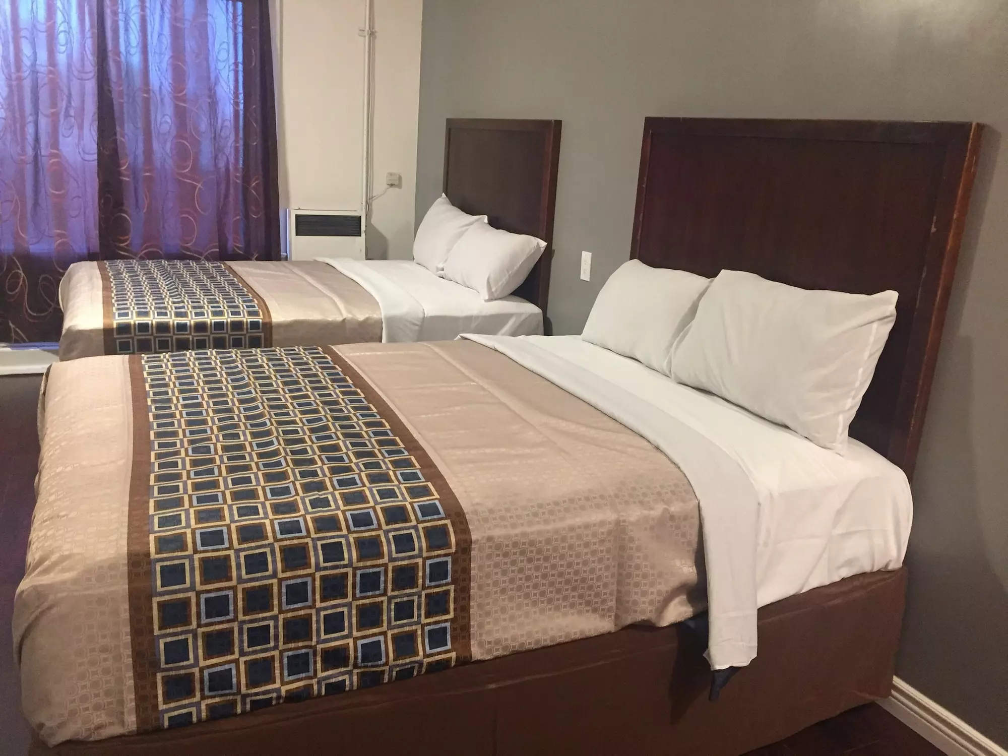Stuart Hotel - Near Good Samaritan Hospital - Primary Image