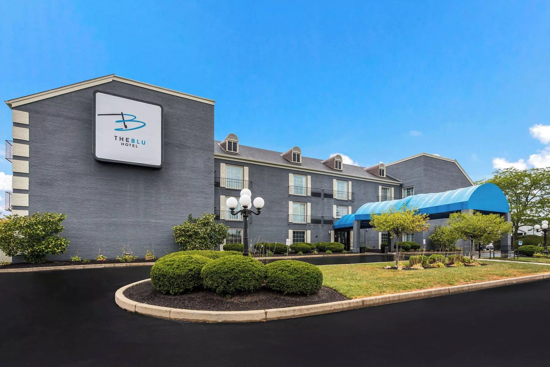 The Blu Hotel Blue Ash Cincinnati, an Ascend Collection Hotel - Primary Image