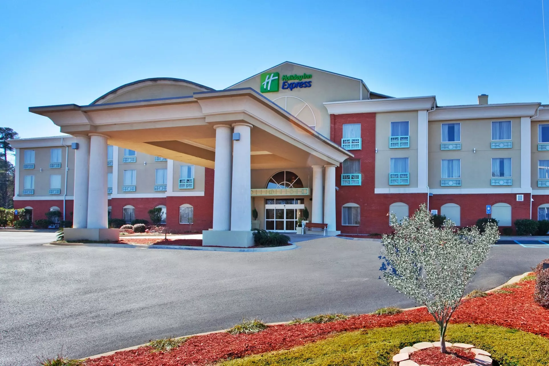 Holiday Inn Express & Suites Thomasville by IHG