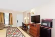 Super 8 by Wyndham Statesboro - Second Medium