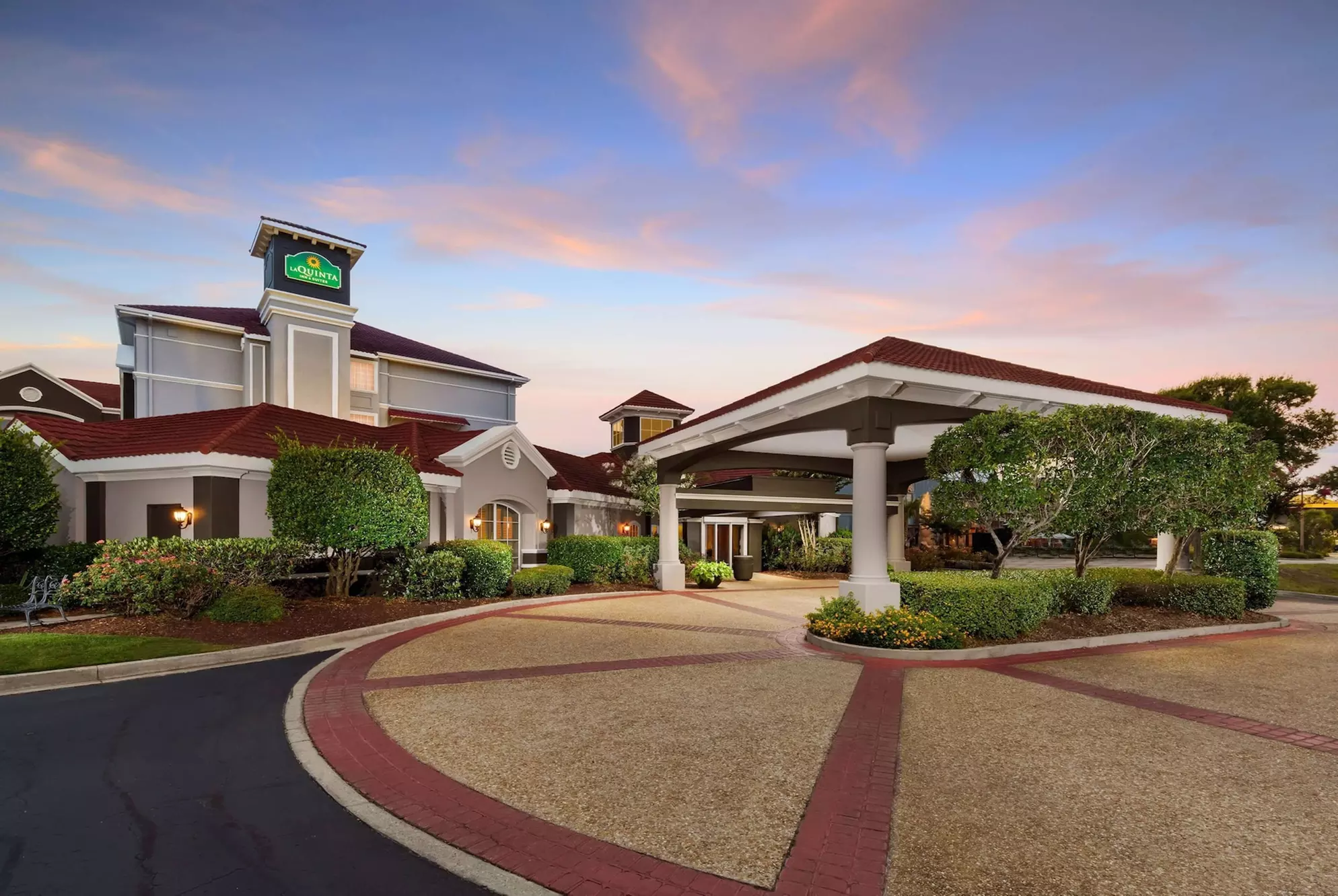 La Quinta Inn & Suites by Wyndham Myrtle Beach Broadway Area - Primary Image