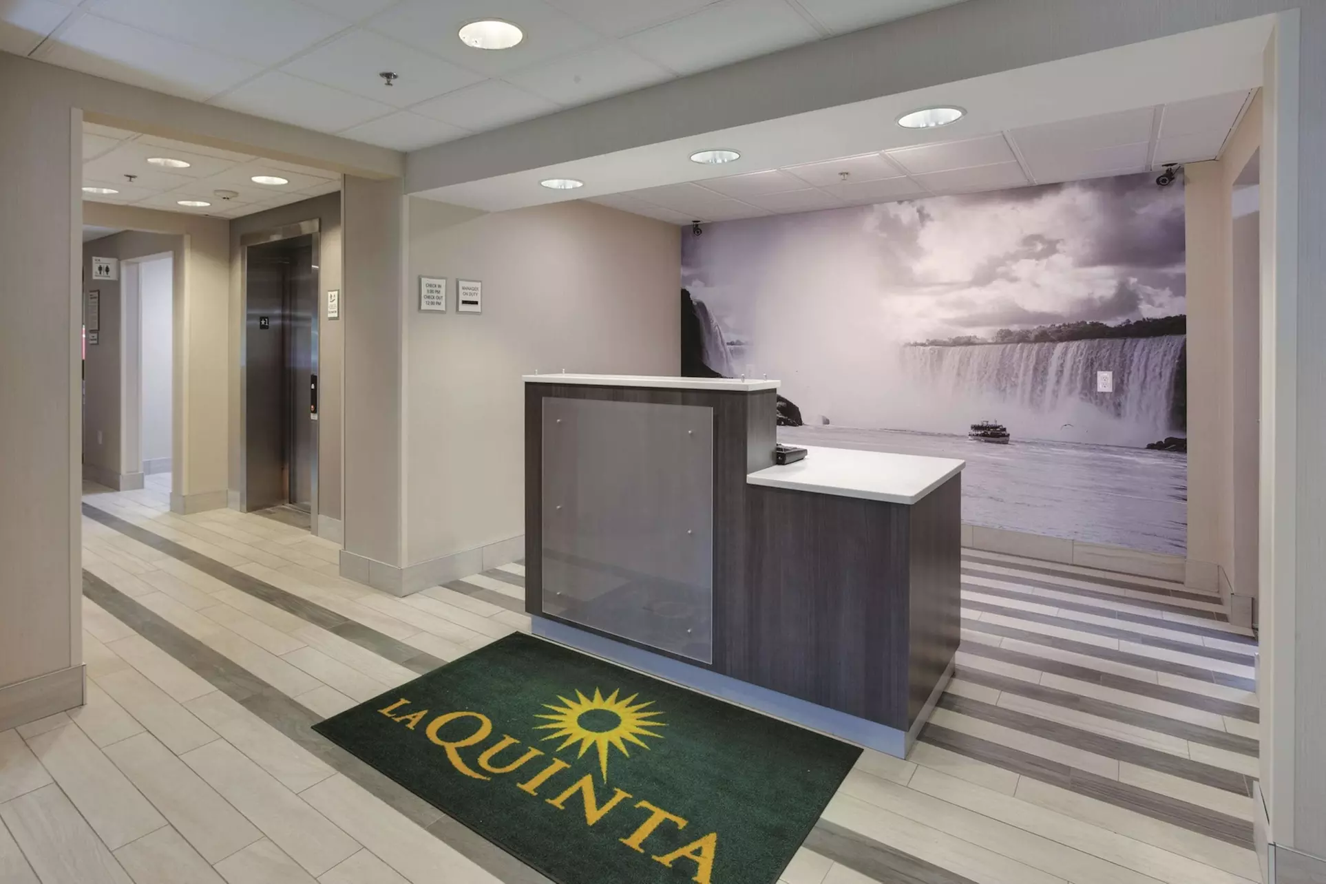 La Quinta Inn & Suites by Wyndham Batavia - Primary Image