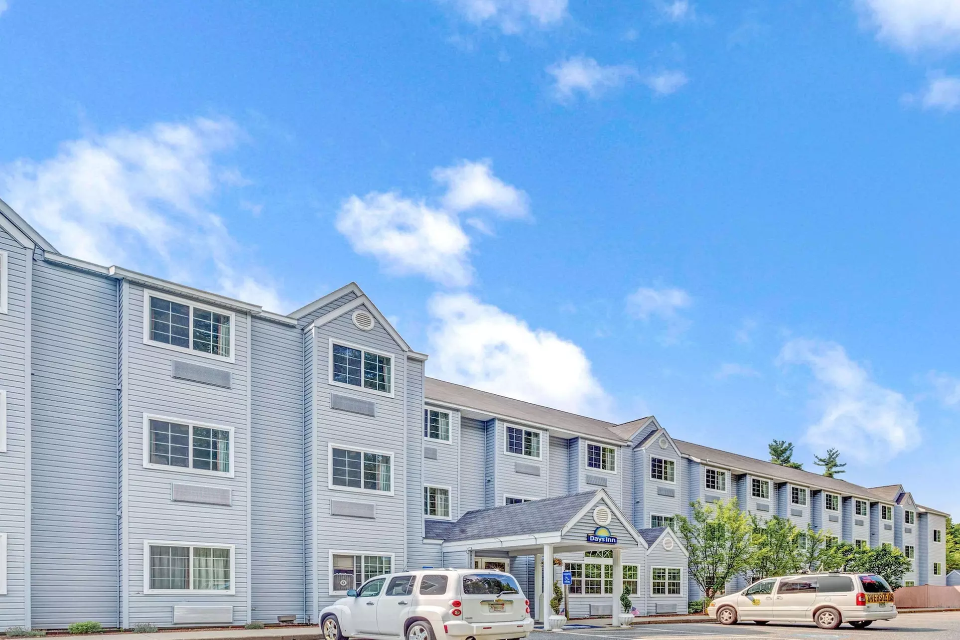 Days Inn by Wyndham Sturbridge - Primary Image