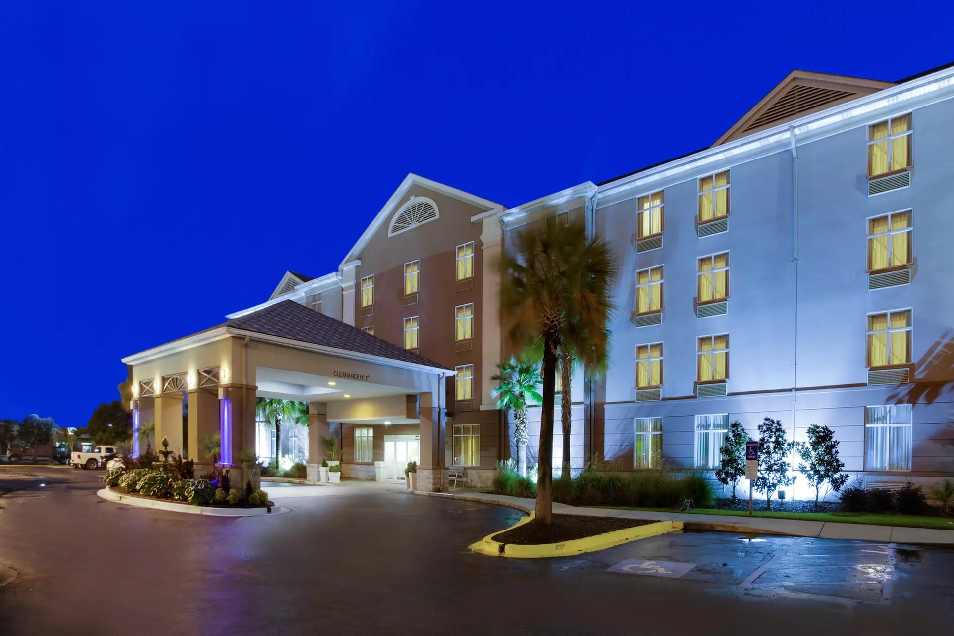 Holiday Inn Express & Suites Charleston-Ashley Phosphate by IHG - Primary Image