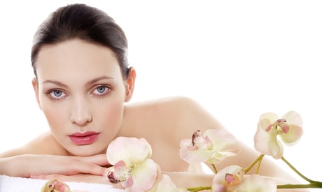 3 o 6 radiofrequenze mediche su viso, collo o décolleté da Dermoplus in via XX Settembre