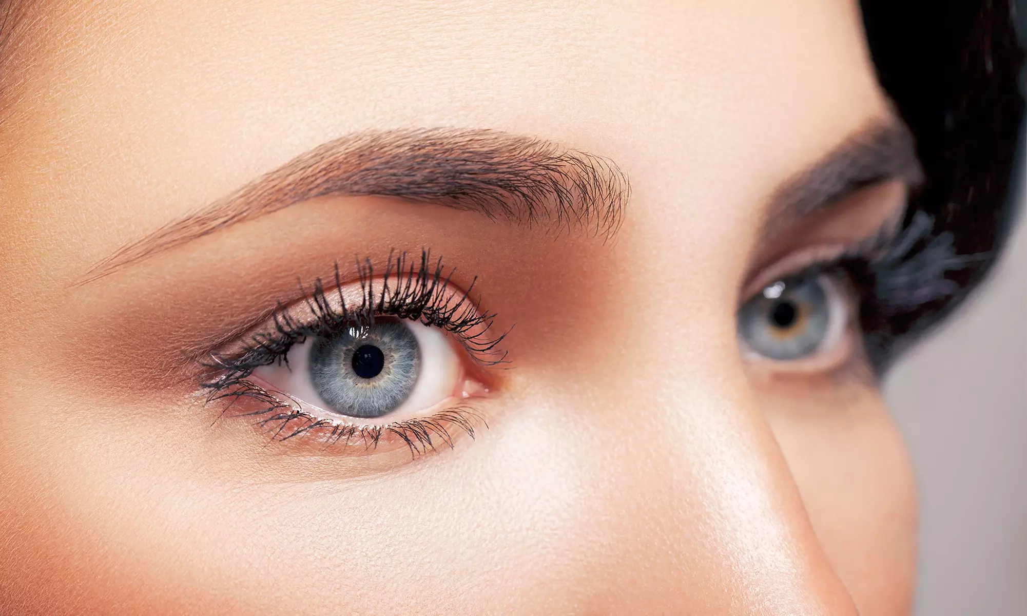 Makijaż permanentny brwi metodą pudrową