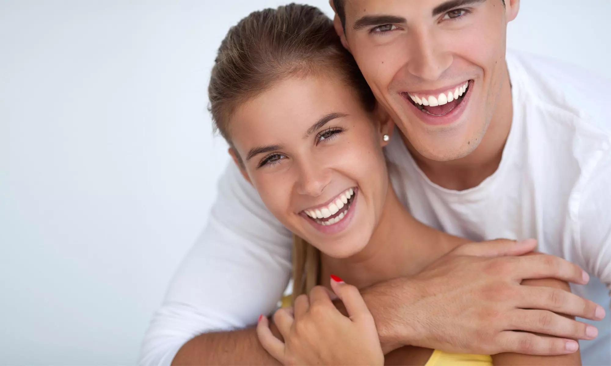 Laserowe wybielanie zębów lampą LED