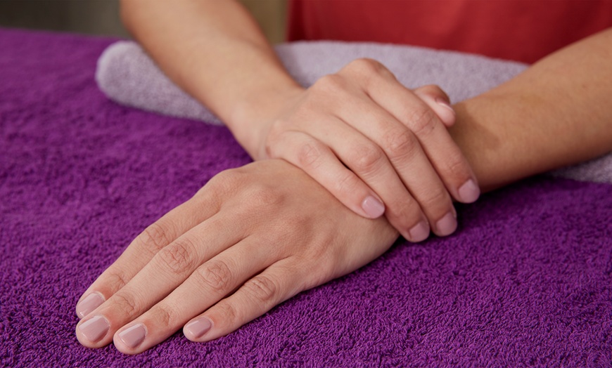 Image 1: Forfait beauté des mains et/ou des pieds au choix avec An Spa