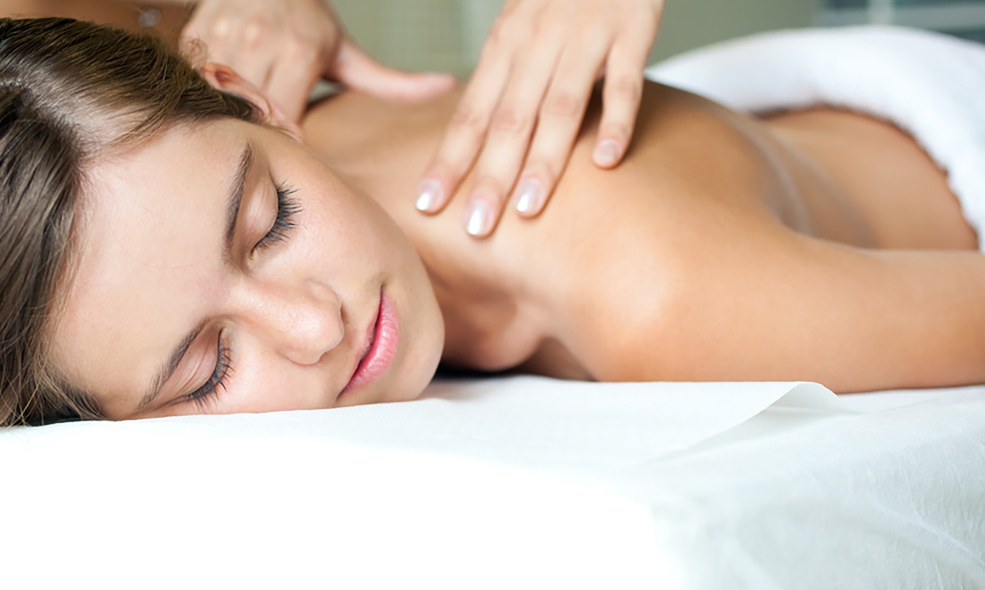 60-Min Deep Tissue Massage or 30-Min Body Massage with Essential Oil