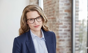 Experience Bronx Eye Care's expert service with an eye exam and $200 credit towards glasses, with savings up to 50%