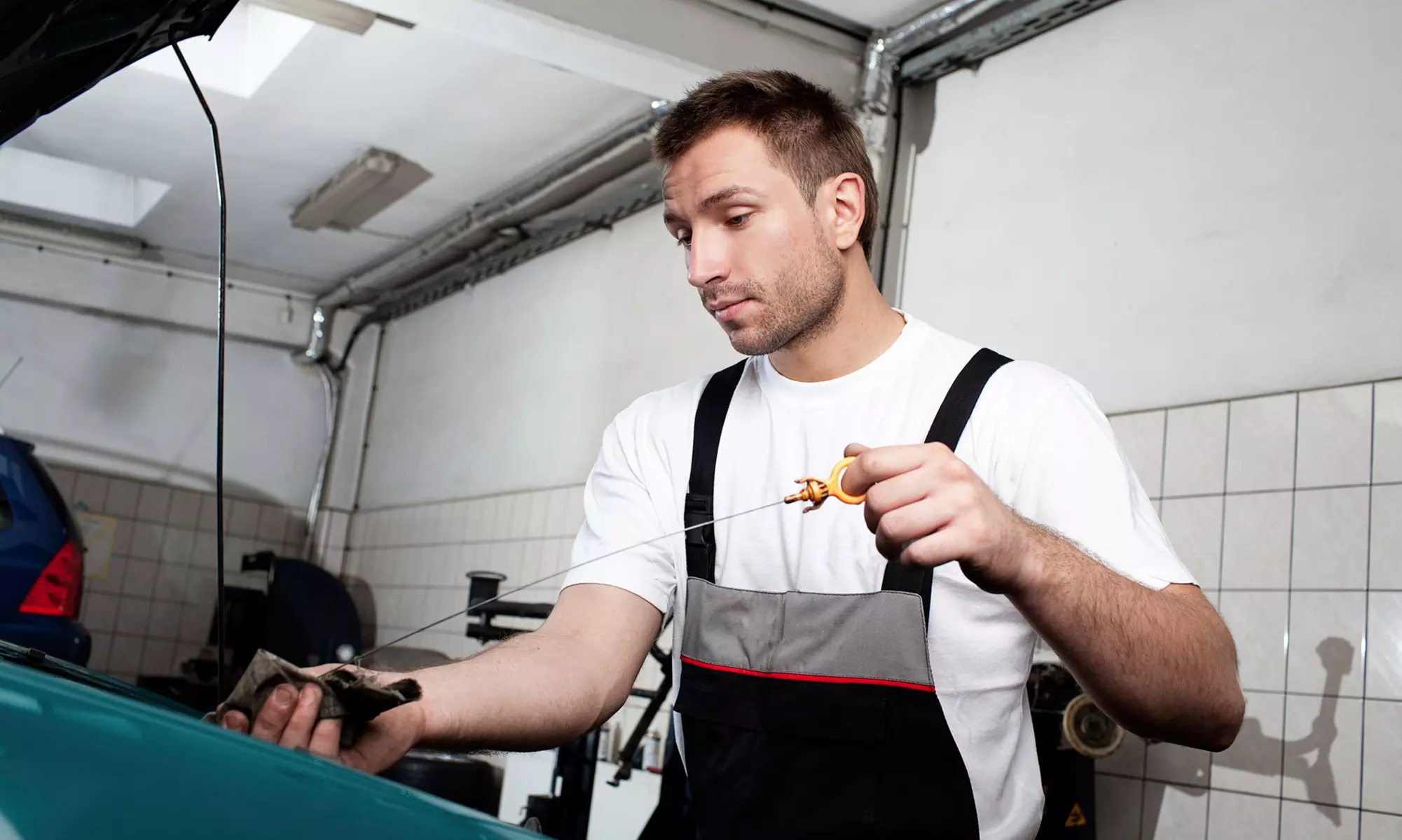 One Synthetic Blend or Full Synthetic Oil Change & Free Tire Rotation